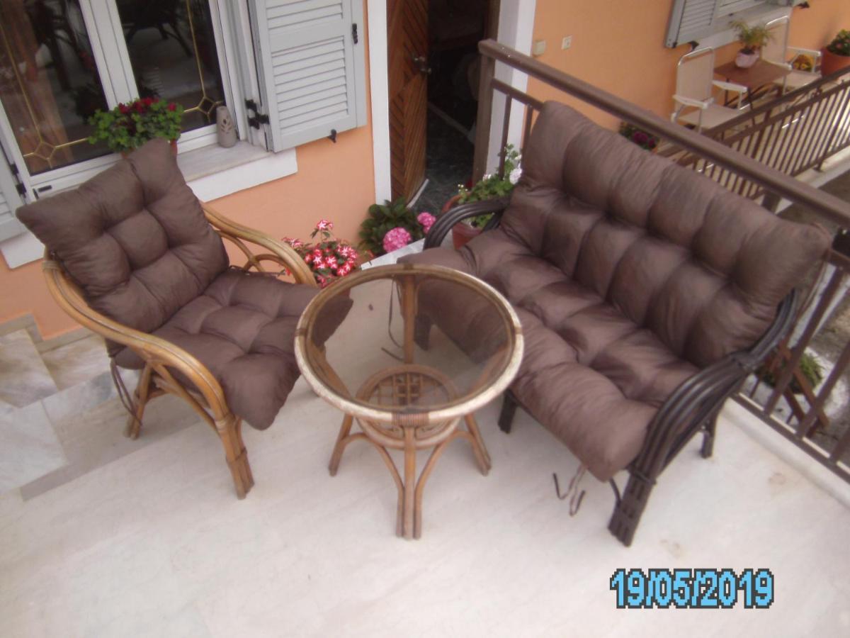 George'S House Apartment Agios Matthaios  Exterior photo