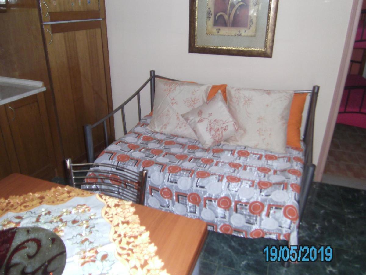 George'S House Apartment Agios Matthaios  Exterior photo